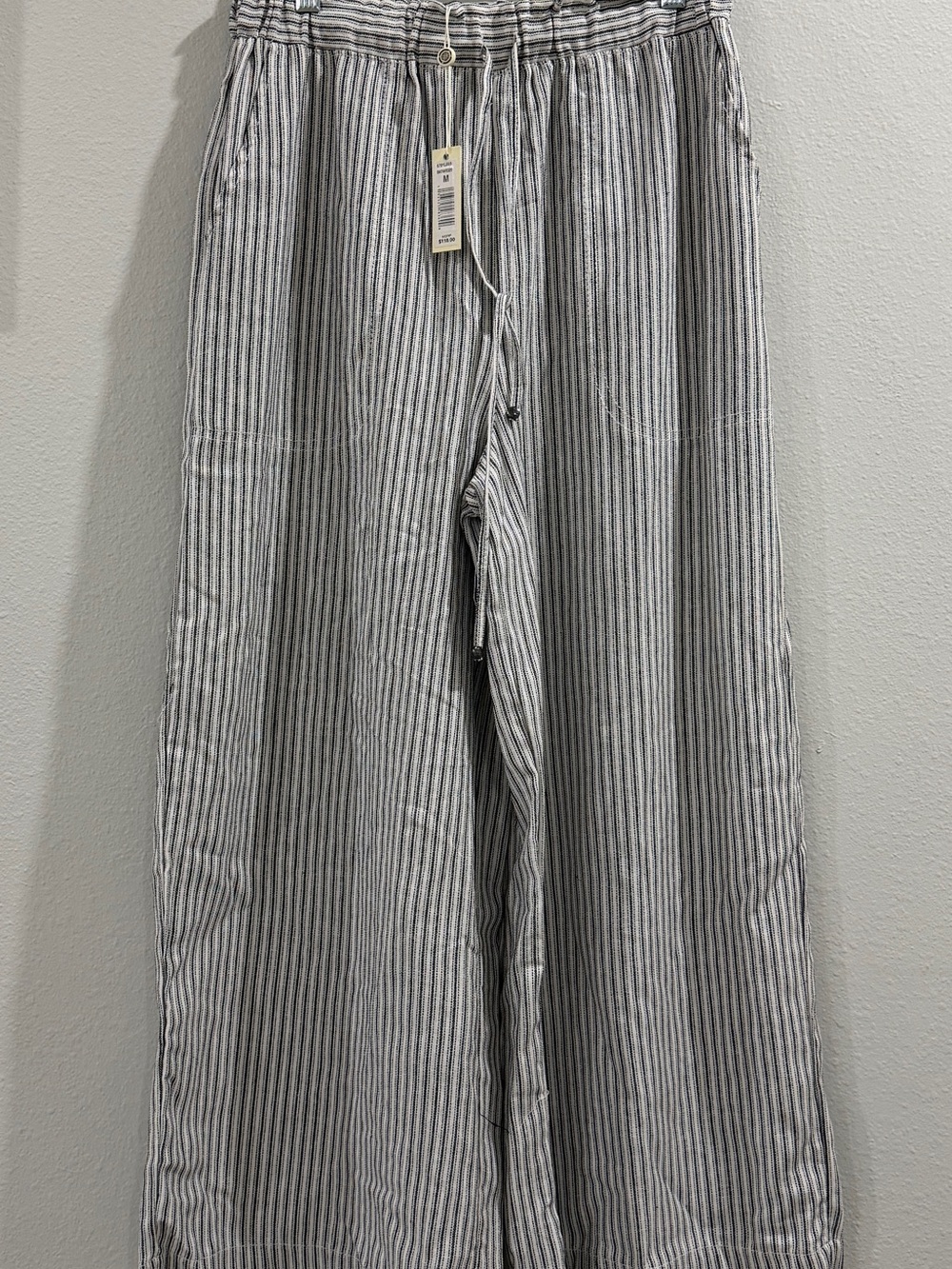 NWT Max Studio Striped Wide-Leg Pants - Gray/White SIZE MEDIUM
